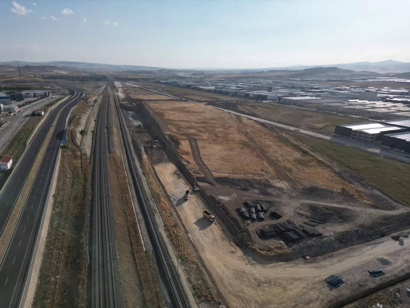 Ankara Başkent OSB genişleme bölgesinde parselasyon ve altyapı çalışmaları.